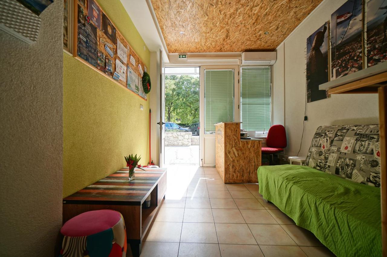 Oasis Hostel Split Exterior photo